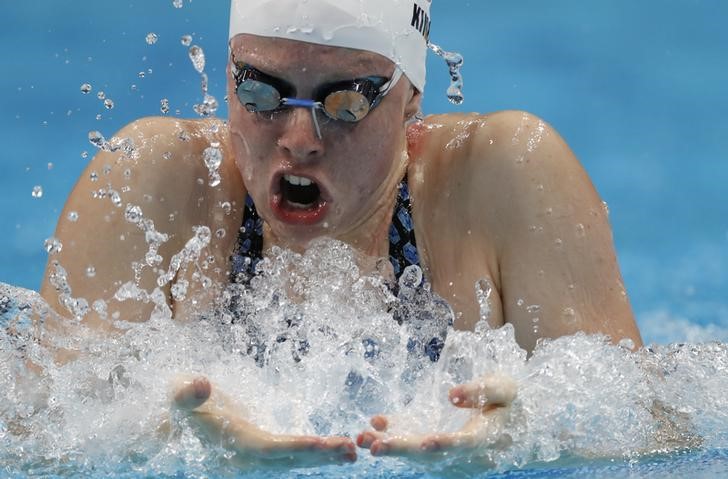 © Reuters. نهائي مثير محتمل بين كينج وإيفيموفا في بطولة العالم للسباحة