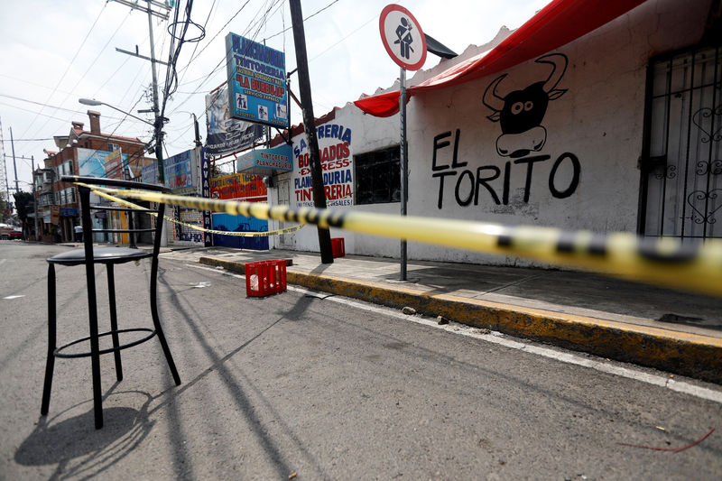 © Reuters. Local onde assaltantes mataram pessoas em um bar em Llano Redondo, na Cidade do México