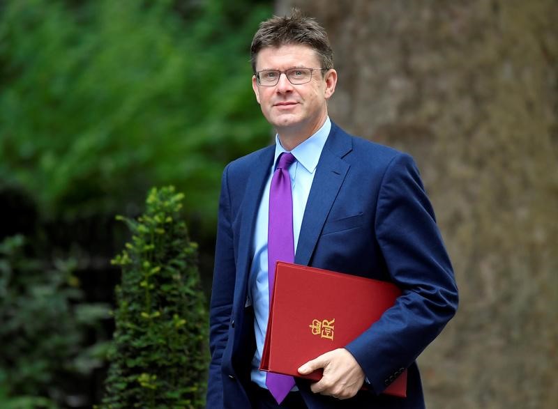 © Reuters. Ministro dos Negócios britânico Greg Clark no centro de Londres