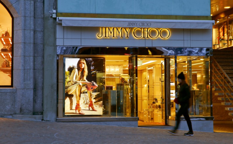 © Reuters. FILE PHOTO: A store of shoe designer Jimmy Choo is seen in St. Moritz