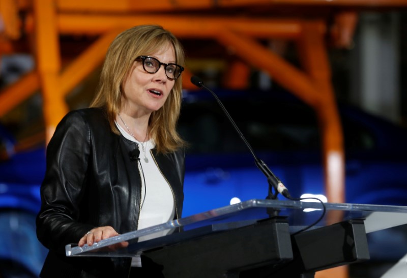 © Reuters. General Motors Chairman & CEO Mary Barra updates auto workers and the media on autonomous vehicles development and the Chevrolet Bolt EV at GM's Orion Assembly plant in Orion