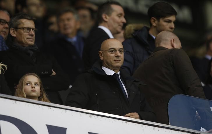 © Reuters. Tottenham chairman Daniel Levy in the stands