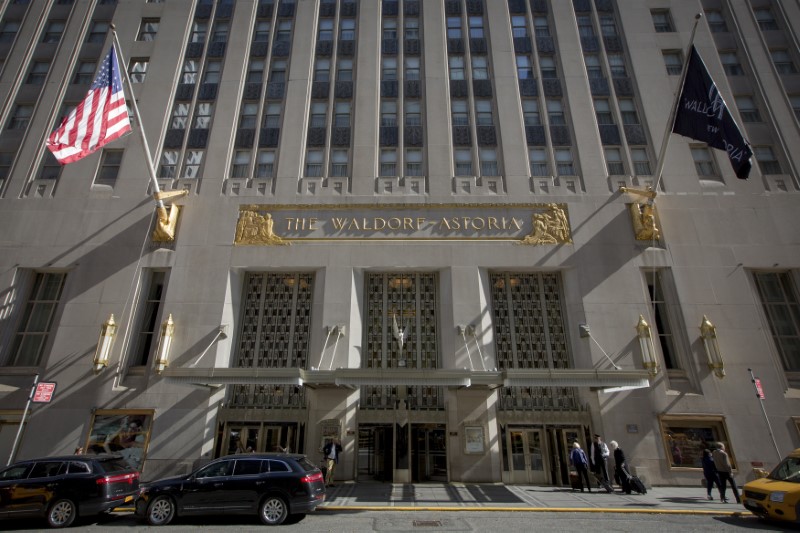 © Reuters. The Waldorf Astoria is pictured at 301 Park Avenue in New York