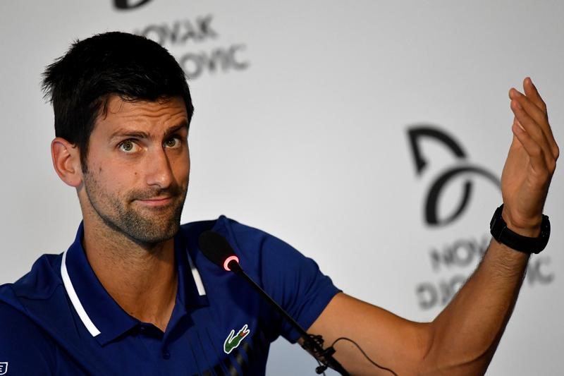 © Reuters. Djokovic se perderá el resto de la temporada por una lesión en un codo