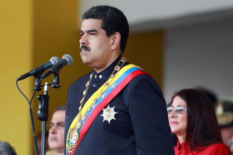 © Reuters. Presidente da Venezuela, Nicolás Maduro, durante parada militar em Caracas