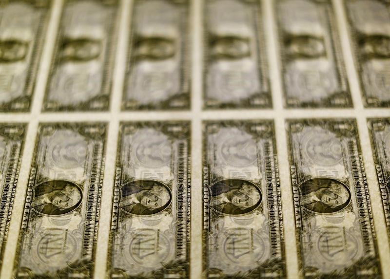 © Reuters. Notas de dólar dos Estados Unidos