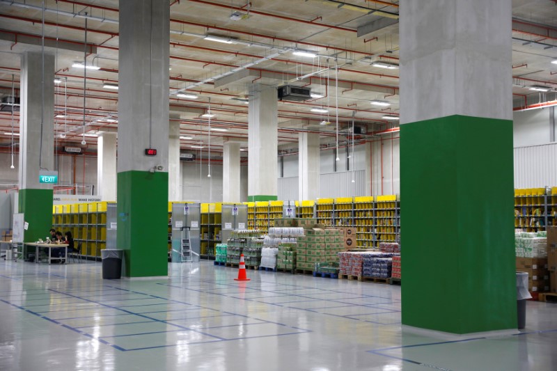 © Reuters. A view of Amazon's fulfillment centre ahead of the launch of their Prime Now service in Singapore