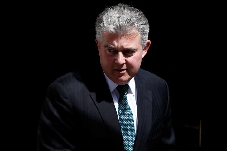 © Reuters. Brandon Lewis, Home Office Minister, leaves 10 Downing Street after a cabinet meeting, in central London,