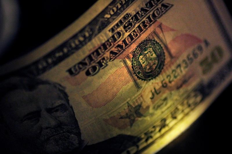 © Reuters. الدولار يستقر بعد تراجع تلى بيان المركزي الأمريكي