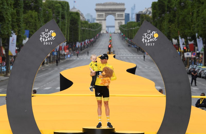 © Reuters. Cycling - The 104th Tour de France cycling race