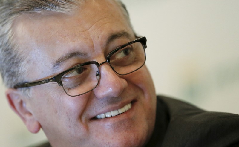 © Reuters. Petroleo Brasileiro S.A. (PETROBRAS) CEO Aldemir Bendine attends a news conference in Rio de Janeiro