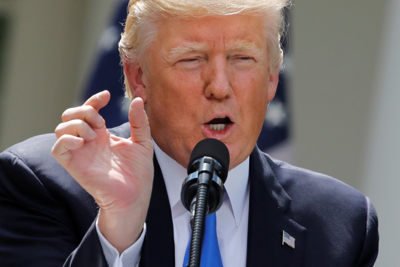 © Reuters. U.S. President Donald Trump speaks during a press conference with Lebanese Prime Minister Saad al-Hariri (not pictured) in the Rose Garden of the White House in Washington, U.S.