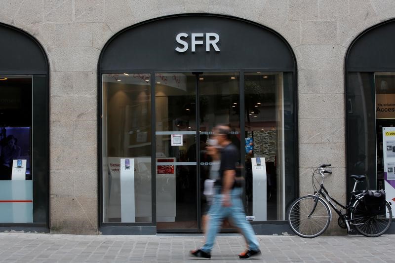 © Reuters. SFR PEINE À RECONQUÉRIR SES CLIENTS MALGRÉ LES INVESTISSEMENTS