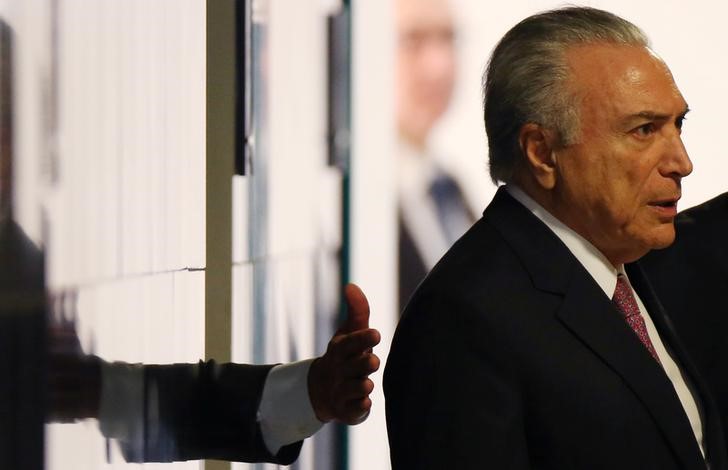 © Reuters. Presidente Michel Temer chega para cerimônia no Palácio do Planalto, em Brasília