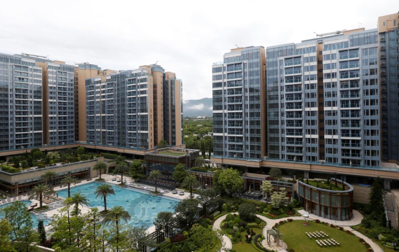 © Reuters. Newly built Park Yoho Genrova by major developer Sun Hung Kai Properties is seen in Hong Kong