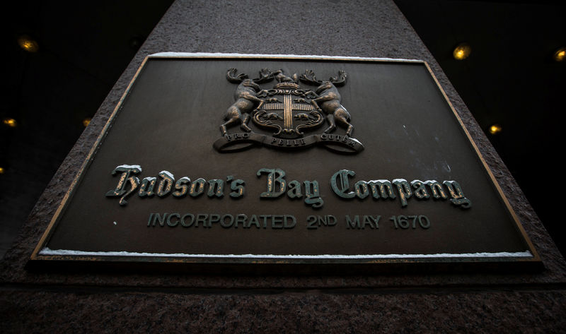 © Reuters. FILE PHOTO - The Hudson's Bay Company (HBC) flagship department store in Toronto