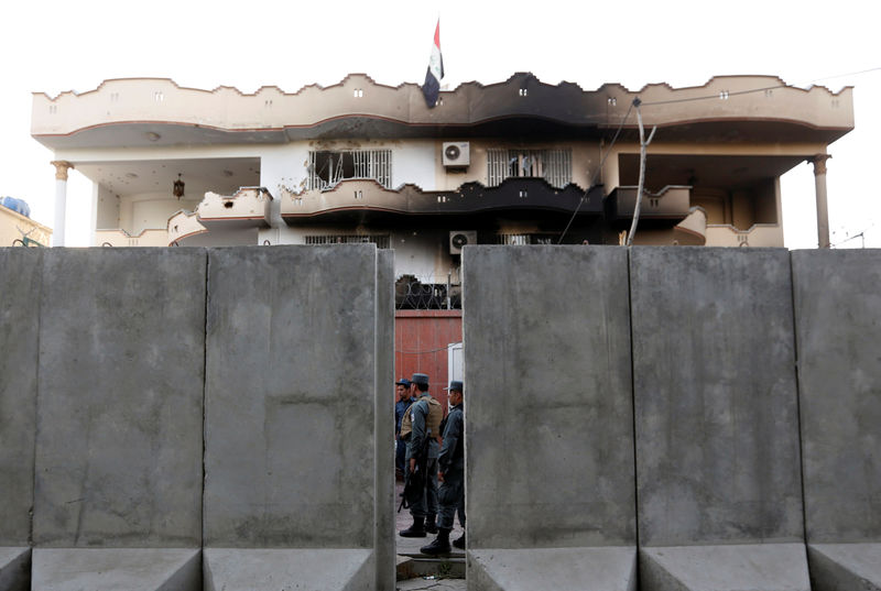 © Reuters. الدولة الإسلامية تعلن مسؤوليتها عن هجوم على السفارة العراقية بكابول