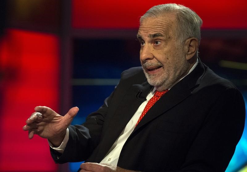 © Reuters. File photo: Carl Icahn gives an interview on FOX Business Network's Neil Cavuto show in New York