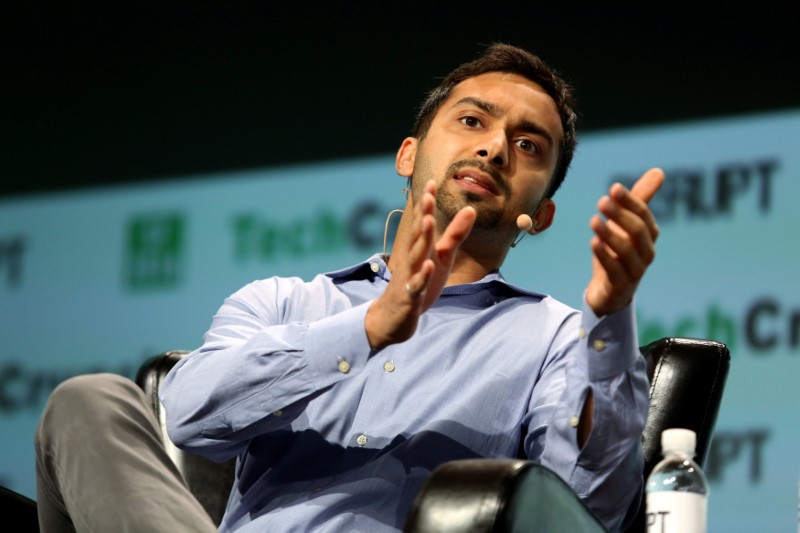 © Reuters. FILE PHOTO: Mehta, CEO of Instacart speaks during 2016 TechCrunch Disrupt in San Francisco