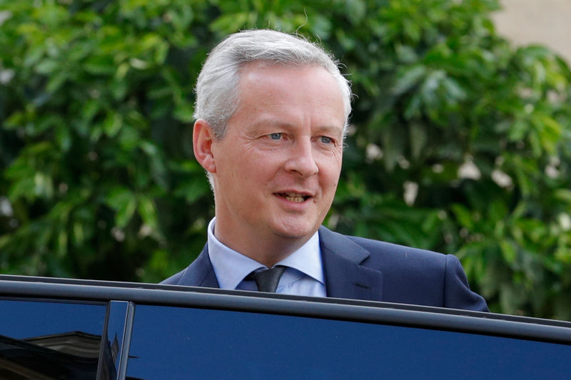 © Reuters. French Finance Minister Bruno Le Maire leaves the Elysee Palace in Paris