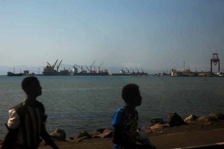 © Reuters. A general view of the Port of Djibouti is seen in Ambouli, Djibouti