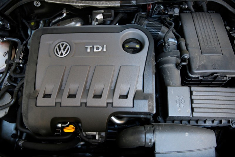 © Reuters. FILE PHOTO: A Volkswagen Passat TDI diesel engine is seen in central London