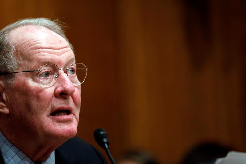 © Reuters. FILE PHOTO: Chairman Senator Alexander speaks prior to Dr. Gottlieb testimony before a Senate Health Education Labor and Pension Committee confirmation hearing on his nomination to be commissioner of the Food and Drug Administration on Capitol Hill in Washington