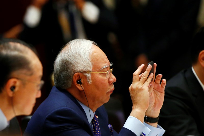 © Reuters. Malaysian Prime Minister Najib Razak attends a summit at the Belt and Road Forum in Beijing