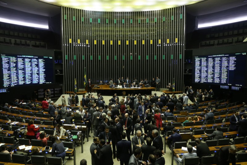 © Reuters. Plenário da Câmara durante sessão para votar denúncia contra Temer