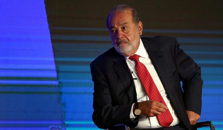 © Reuters. Mexican billionaire Slim attends Circulo de Montevideo Foundation Conference and Former President's Summit in Buenos Aires