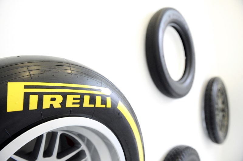 © Reuters. A Pirelli's tyre is pictured at the headquater in Milan