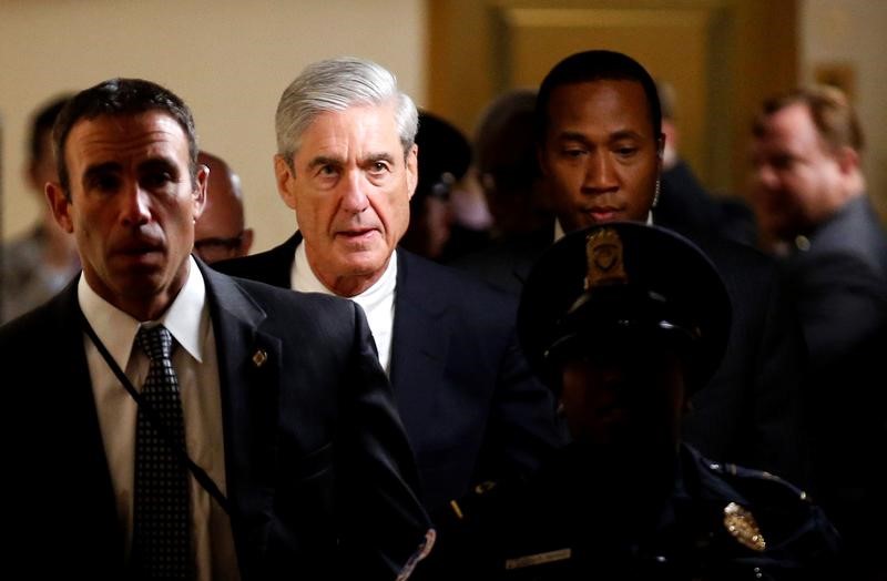 © Reuters. Special Counsel Mueller departs after briefing members of the U.S. Senate on his investigation  in Washington