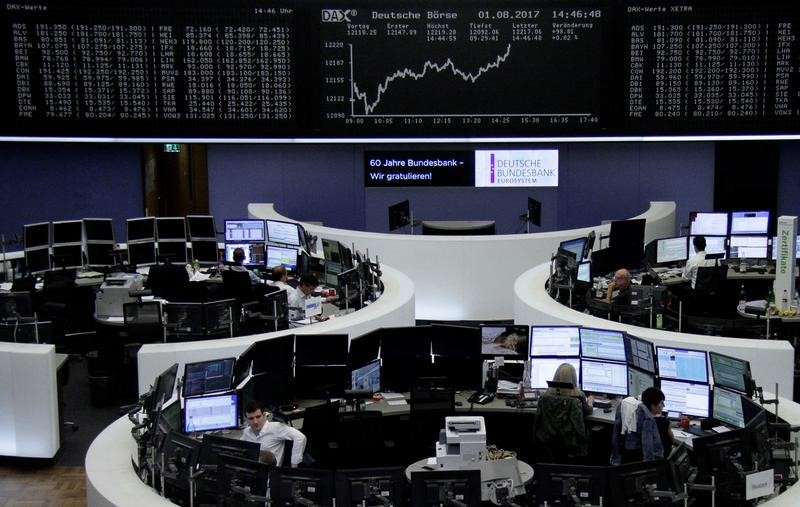 © Reuters. Las acciones europeas caen arrastradas por Swiss Re