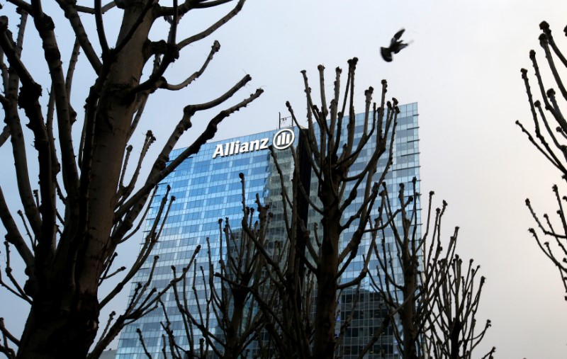 © Reuters. FILE PHOTO: The logo of Europe's biggest insurer Allianz SE is seen on the company tower at La Defense business and financial district in Courbevoie