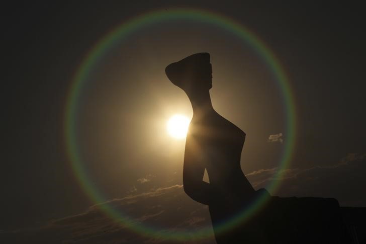 © Reuters. Estátua da Justiça em frente ao prédio do STF, em Brasília