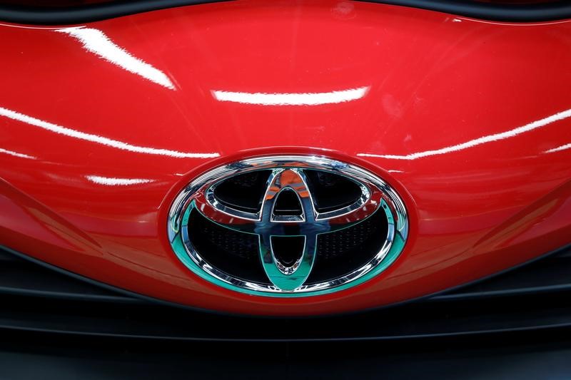 © Reuters. The Toyota Motor Corp. company logo is pictured on the production line of the Yaris at the company's plant in Onnaing, near Valenciennes