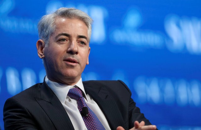 © Reuters. FILE PHOTO: Bill Ackman, chief executive officer and portfolio manager at Pershing Square Capital Management, speaks during the SALT conference in Las Vegas