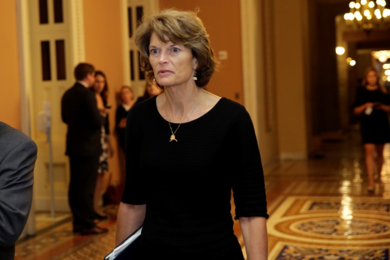 © Reuters. Senator Lisa Murkowski (R-AK) arrives for a Senate health care vote on Capitol Hill in Washington