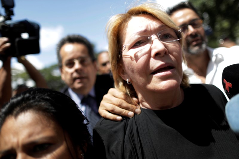 © Reuters. Venezuela's chief prosecutor Luisa Ortega Diaz is seen in front of the Public prosecutor's office in Caracas