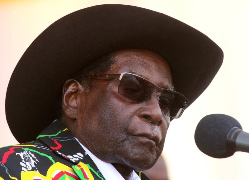 © Reuters. المعارضة في زيمبابوي تتحد مجددا لتحدي موجابي