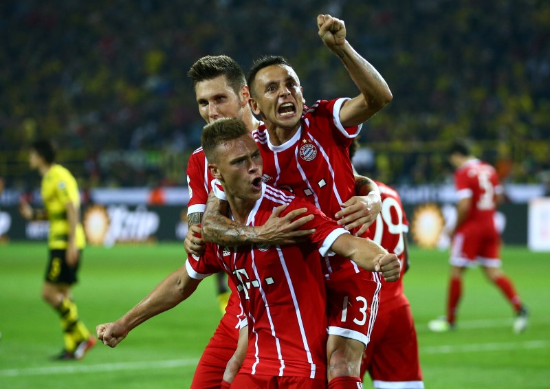 © Reuters. El Bayern gana la Supercopa de Alemania tras vencer al Dortmund en los penaltis