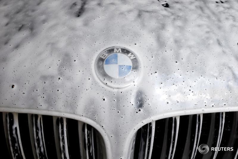 © Reuters. BMW VEUT UNE CONTRIBUTION ÉTRANGÈRE À LA LUTTE ANTI-POLLUTION