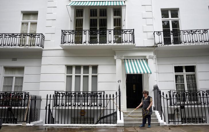 © Reuters. أسعار المنازل في بريطانيا تسجل أضعف نمو في أكثر من 4 سنوات