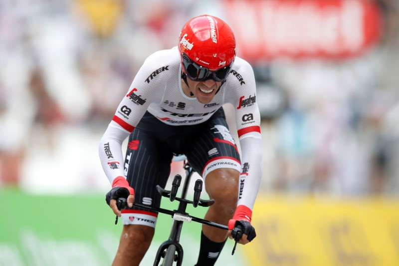 © Reuters. FILE PHOTO: Cycling - The 104th Tour de France cycling race