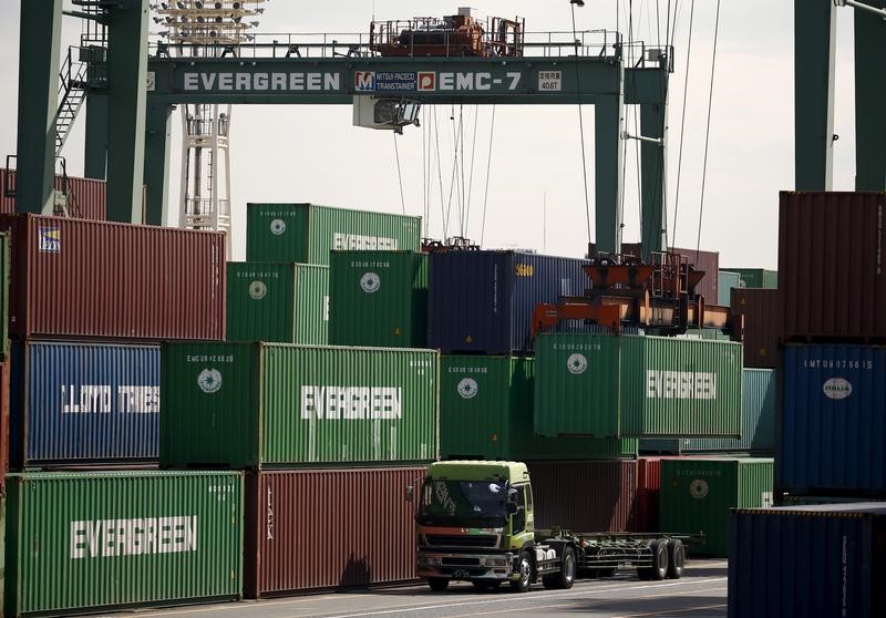 © Reuters. CHINE: EXPORTATIONS EN HAUSSE DE 7%, IMPORTATIONS +11% EN JUILLET