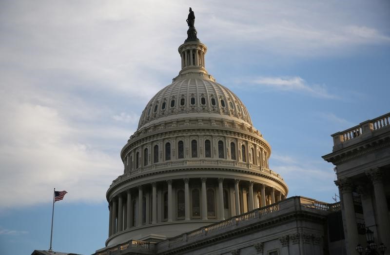 © Reuters. The U.S. Capitol building is seen at sunset in Washington