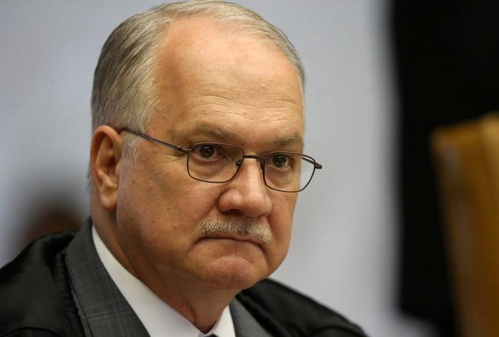 © Reuters. Ministro Edson Fachin, do STF, durante sessão da corte em Brasília