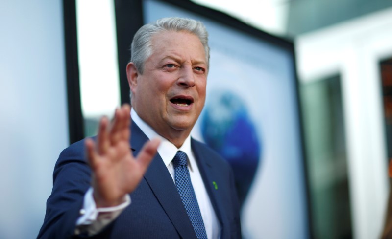 © Reuters. Former U.S. Vice President Gore attends a screening for "An Inconvenient Sequel: Truth to Power" in Los Angeles