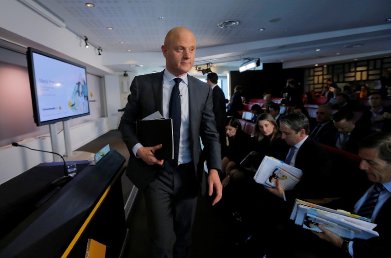 © Reuters. Commonwealth Bank (CBA) CEO Ian Narev walks from a news conference announcing the bank's full year results in in Sydney