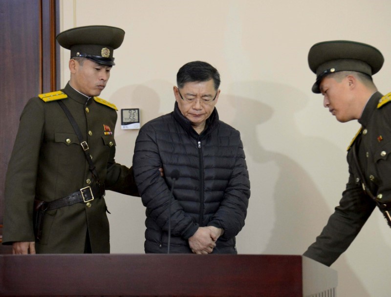 © Reuters. Pastor canadense Hyeon Soo Lim, durante julgamento em corte norte-coreana, em Pyongyang